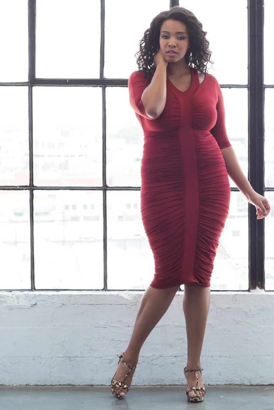 Kiyonna Riveting Ruched Dress 1X Red Bodycon Ruched Retro Pin Up Hollywood Glam
